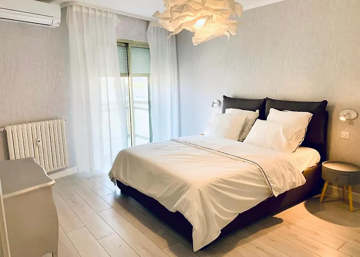 Le Schooner Apartment *