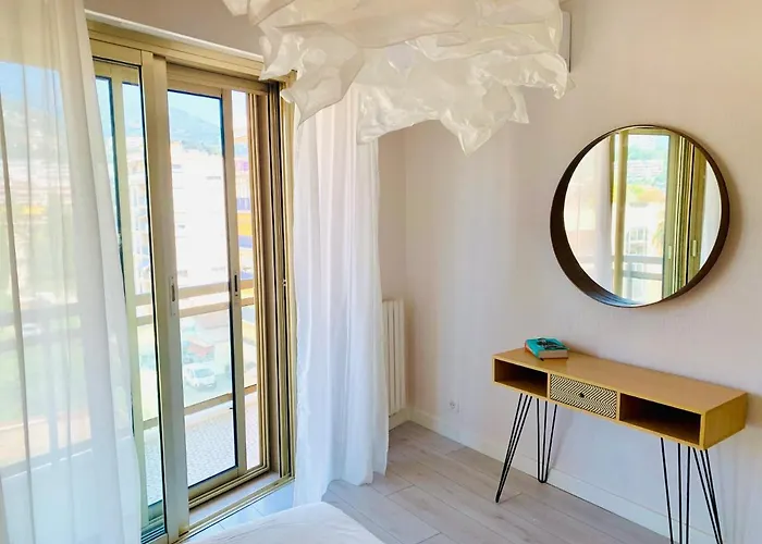 Le Schooner Apartment *