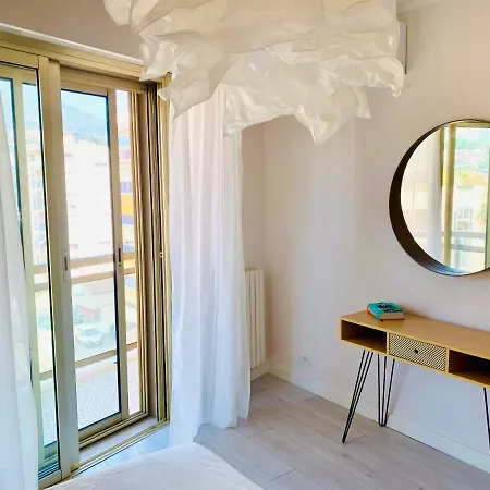 Le Schooner Apartment *